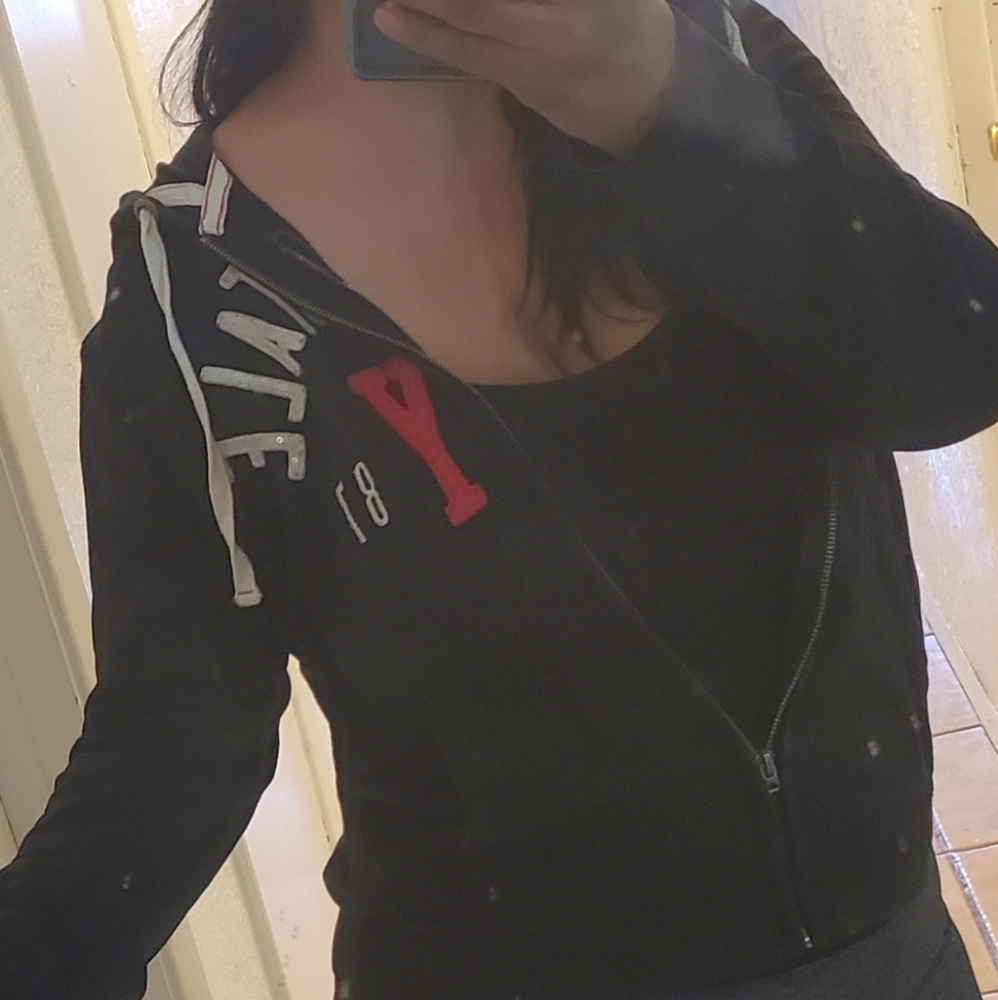 Black/pink size large aeropostale zip up hoodie